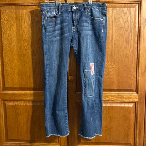 Lucky Brand Crop Jeans. - Picture 1 of 7